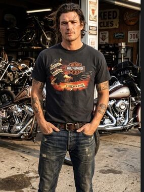 Vintage Harley-Davidson Black and Red Graphic Tee